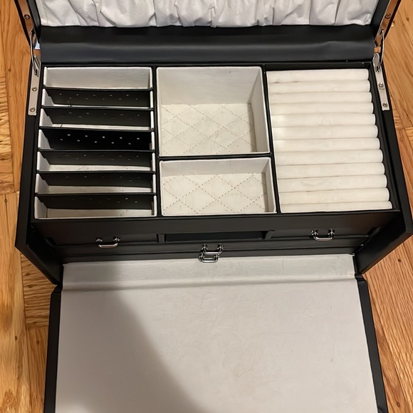 Tech Swiss Jewelry Box - Picture 3 of 8